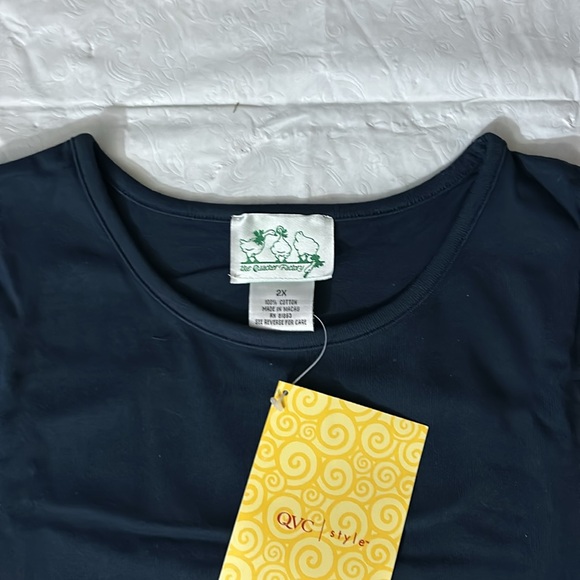 The Quacker Factory Christmas Themed 2piece Long sleeve and skirt set. - Picture 4 of 13